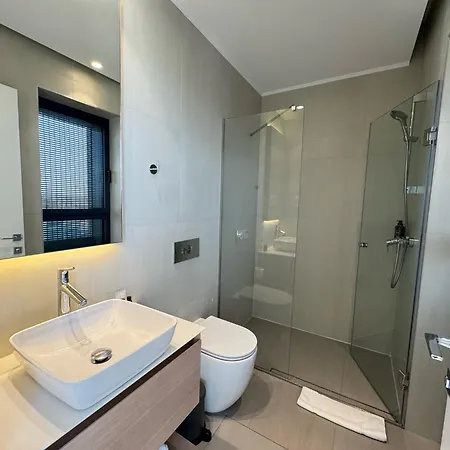 Skyhigh Park View Living * ニコシア