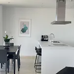 Skyhigh Park View Living Apartment *