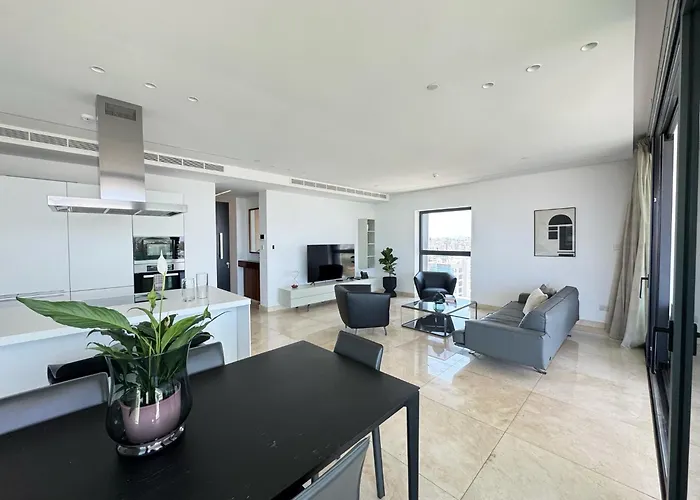 Skyhigh Park View Living * ニコシア